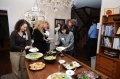 people_eating_120